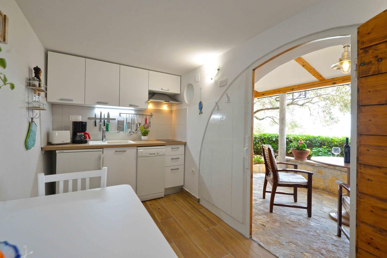 Sea Side Apartment Murter Eksteriør billede